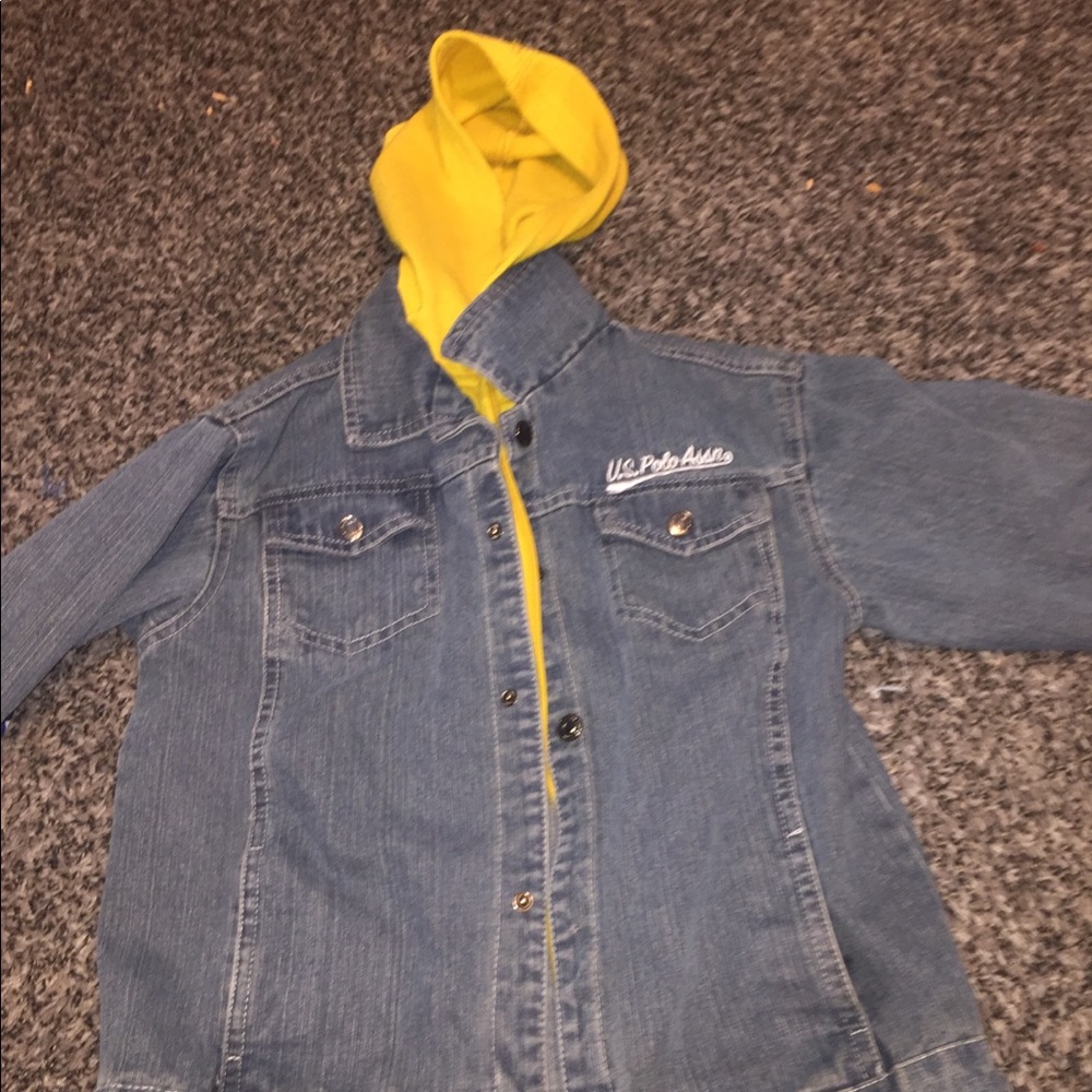 Jean jacket with hood